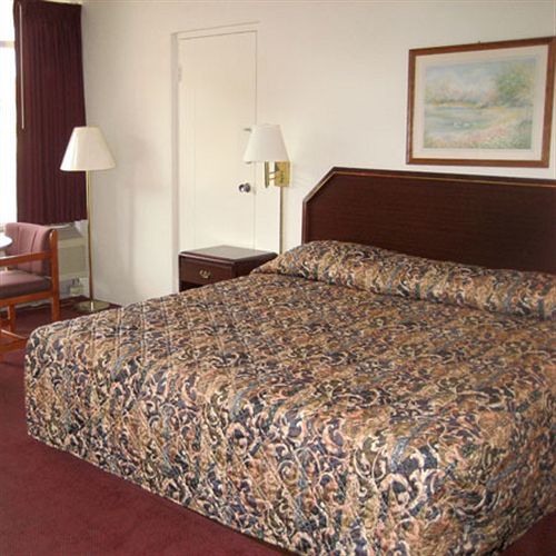 Sands Central Inn Hot Springs Bilik gambar